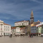 Floating Sea House Shark 3 Lejlighed