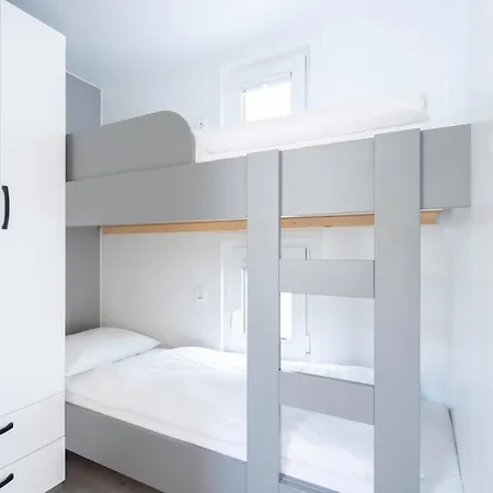 Floating Sea House Shark 3 * Portorož