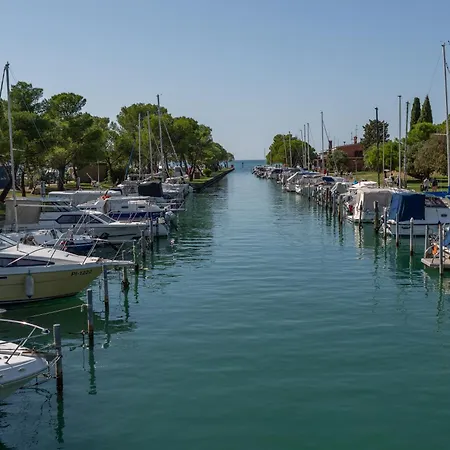 Floating Sea House Shark 3