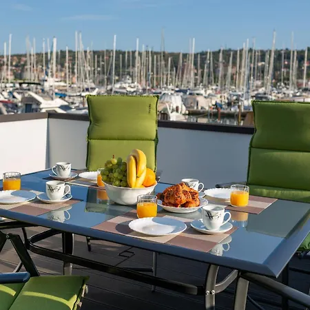 Floating Sea House Shark 3 Portorož