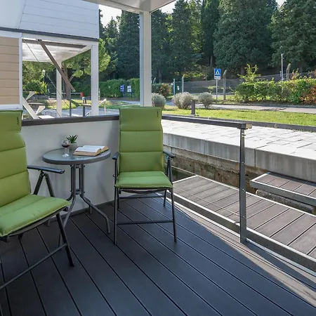 Floating Sea House Shark 3 * Portorož