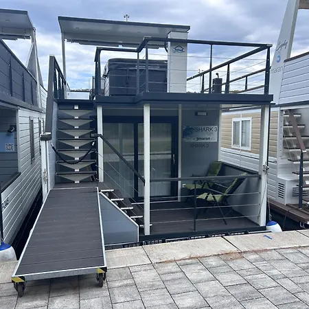 Apartamento Floating Sea House Shark 3 *