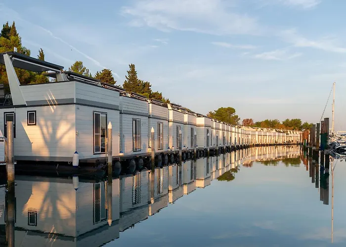 Floating Sea House Shark 3 Portorož