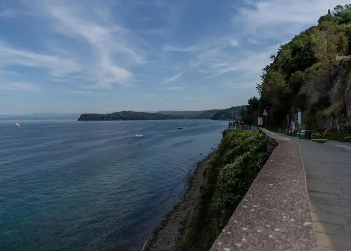 Floating Sea House Shark 3 Appartement Portorož