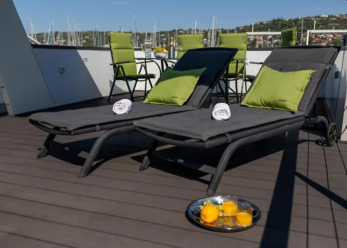 Floating Sea House Shark 3 *