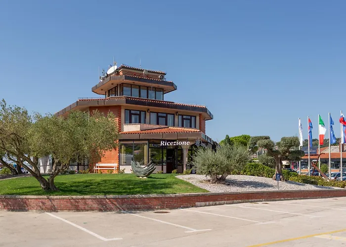 Daire Floating Sea House Shark 3