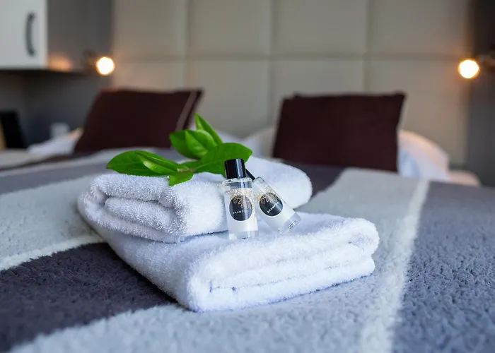 Floating Sea House Shark 3 * Portorož