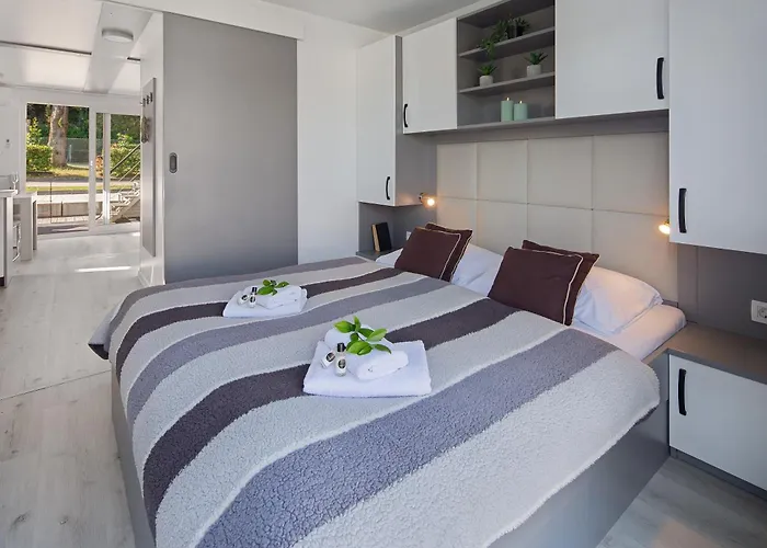 Floating Sea House Shark 3