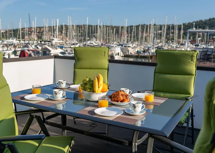 Floating Sea House Shark 3 Portorož