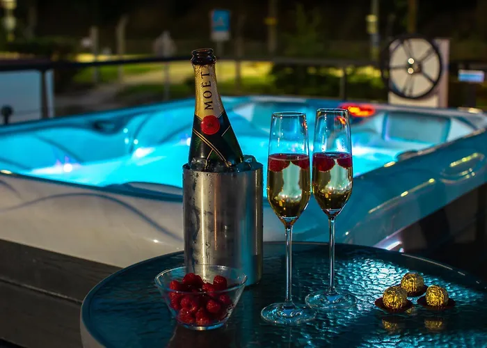 Floating Sea House Shark 3 *